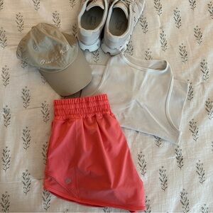 LULULEMON LIKE NEW HOTTY HOT SHORTS HIGH RISE 2.5” SIZE 6